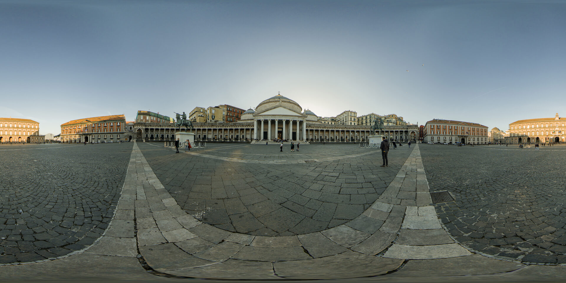 36 – Piazza del Plebiscito e Palazzo Reale -mm